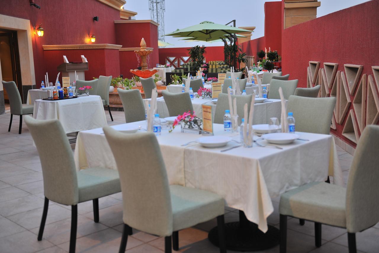 Suite Inn Hotel Рияд Екстериор снимка