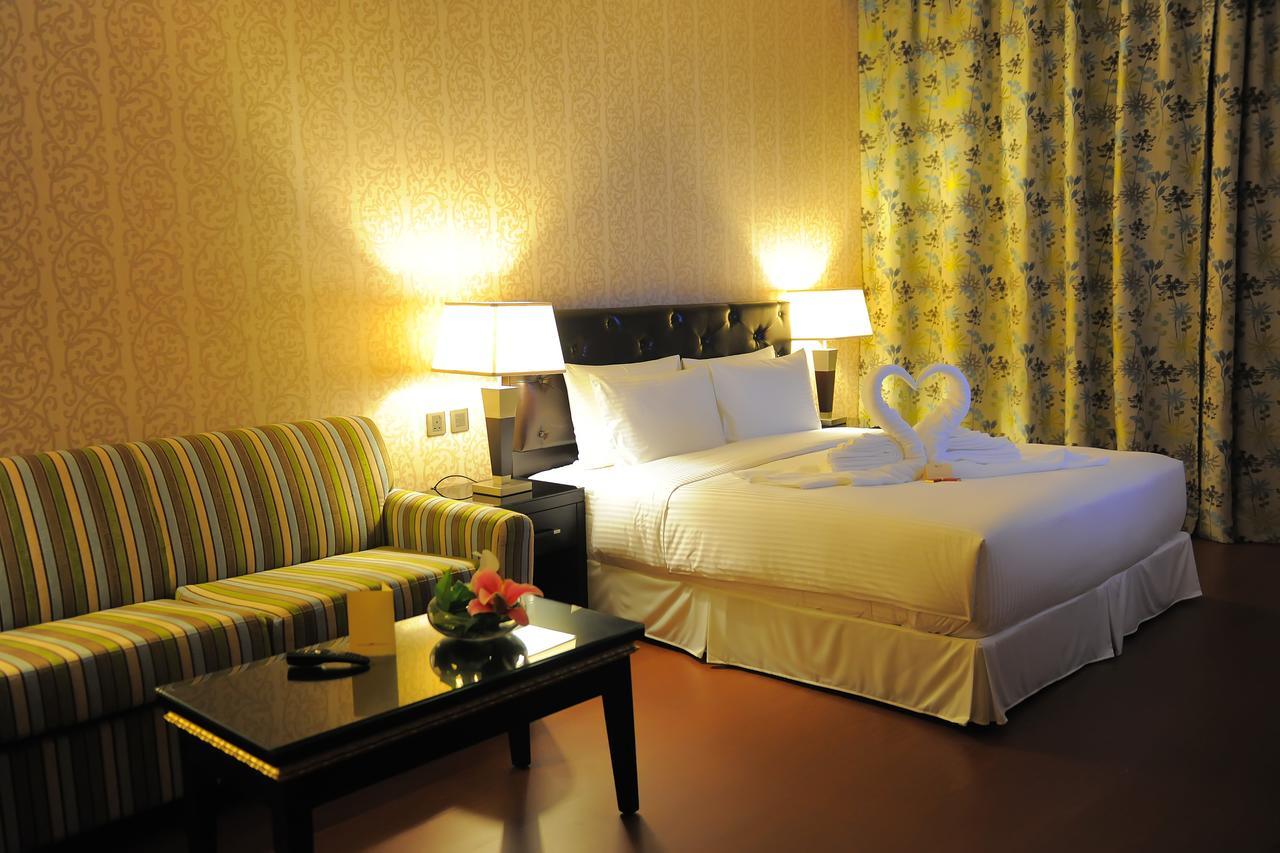 Suite Inn Hotel Рияд Екстериор снимка