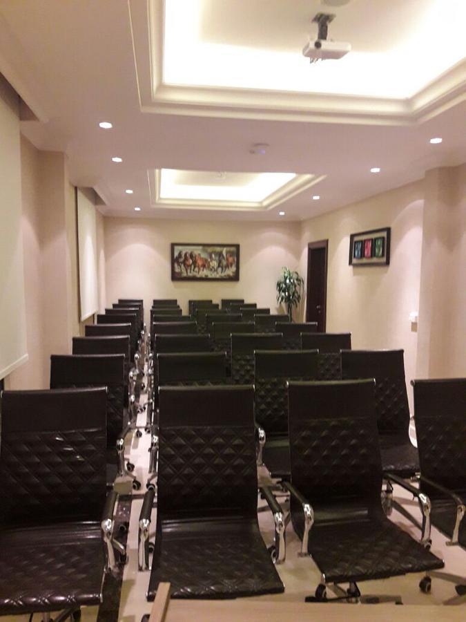 Suite Inn Hotel Рияд Екстериор снимка