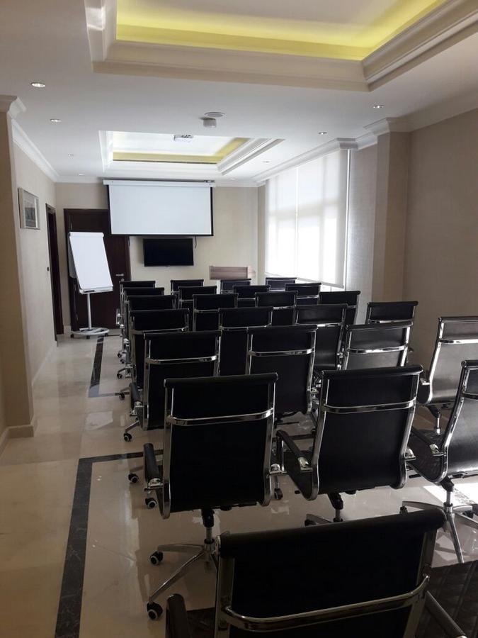 Suite Inn Hotel Рияд Екстериор снимка