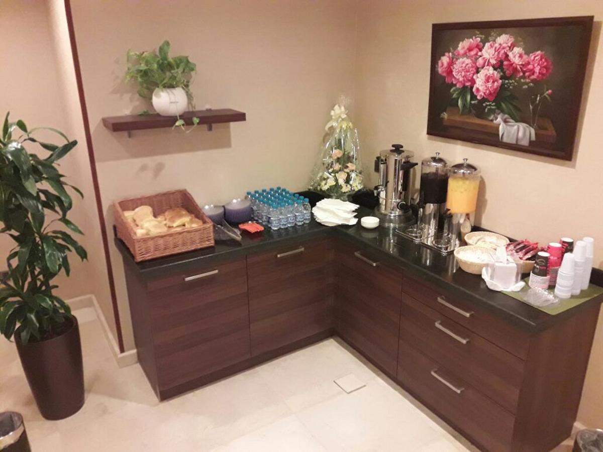 Suite Inn Hotel Рияд Екстериор снимка