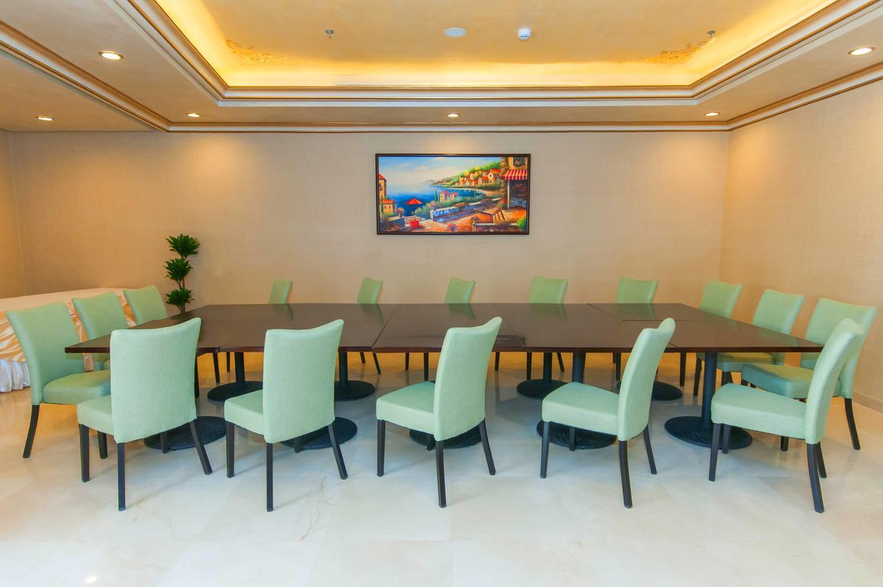 Suite Inn Hotel Рияд Екстериор снимка
