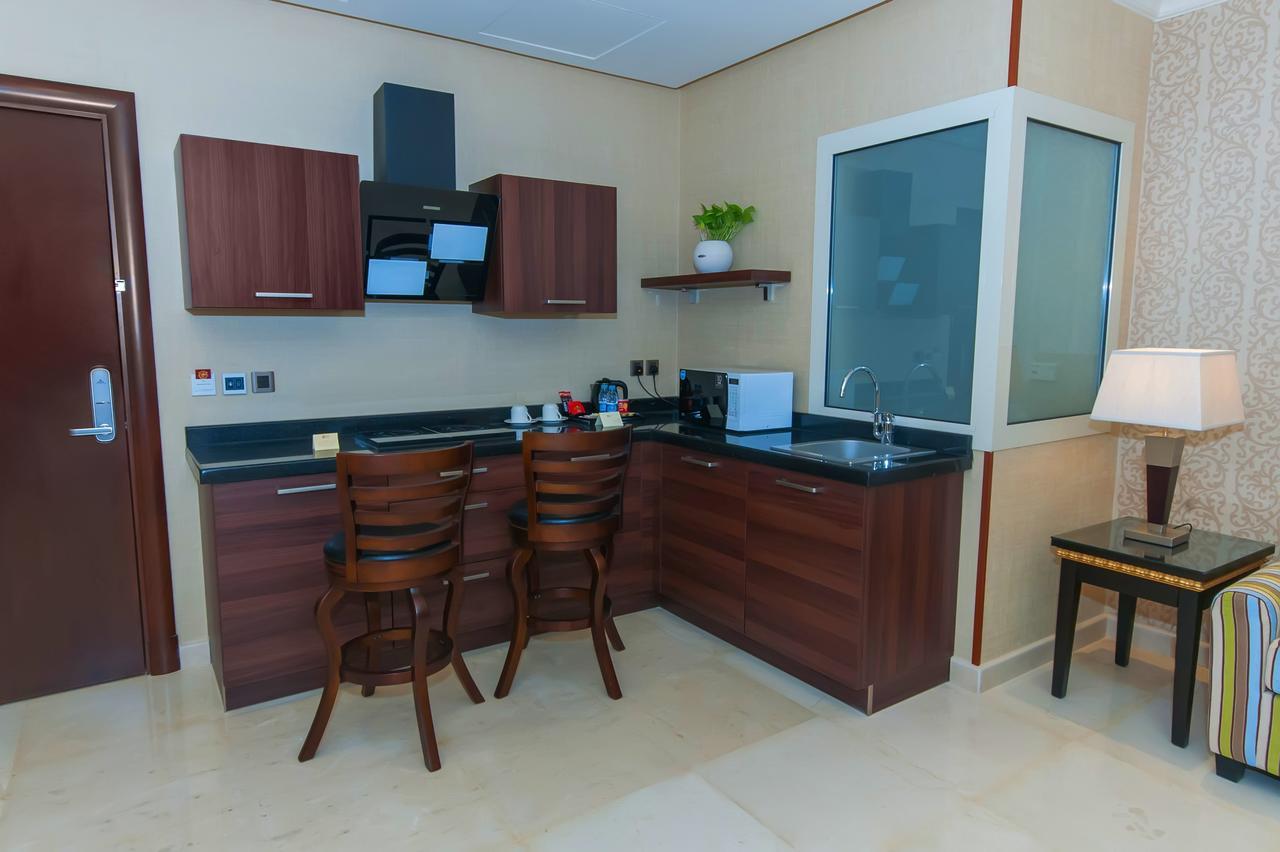 Suite Inn Hotel Рияд Екстериор снимка